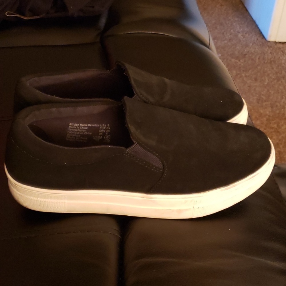 Shoes - Picture 1 of 3